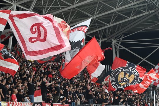 Transferuri dubioase la Dinamo: ”Nu i-am văzut nicăieri și mi i-au dat să îi folosesc”. Mutările care au ridicat mari semne de întrebare