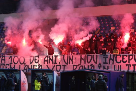 Adrian Mutu, primire electrizantă la Petrolul. Atmosferă incendiară la primul antrenament pe Ilie Oană
