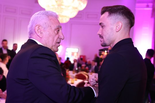 De ce nu le răspunde Darius Olaru impresarilor la telefon și ce mesaj i-a dat lui Giovanni Becali: ”E un tip special”