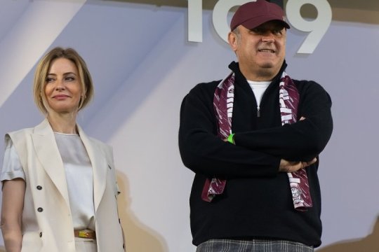 Soția patronului de la Rapid, pusă la punct în direct: "Primul șoc pe care l-a avut doamna Șucu a fost că presa nu pune batista pe țambal! E sindromul persoanelor publice"