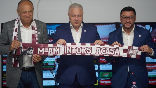 Rapidul se “destramă”! Șumudică este dușmanul managementului, dar are sprijinul lui Victor Angelescu! Care sunt cele două tabere de la Rapid în acest moment