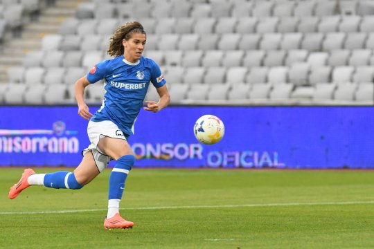 OFICIAL | Stoian, prezentat de FCSB. Când începe antrenamentele cu campioana României