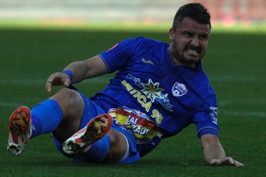 Constantin Budescu s-a dezlănțuit după înfrângerea cu U Cluj: "Arbitrii își bat joc! Dacă mă iei la mișto, nu mai are rost să stau pe teren"