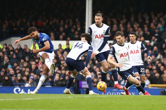 Everton - Tottenham 3-2! Un nou eșec pentru echipa lui Radu Drăgușin. Românul a ieșit la pauză, accidentat