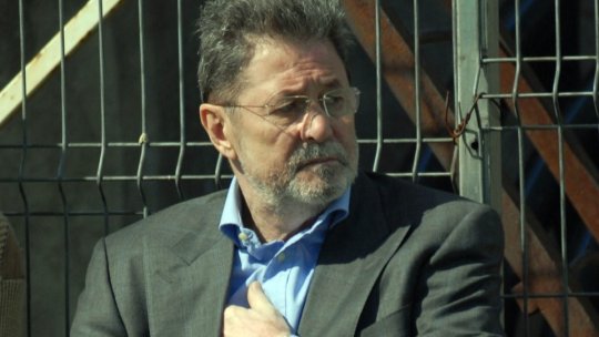 A stat lângă Cornel Dinu în momentul când "Procurorul" a scos pistolul pe masă: "Mi-era frică!"