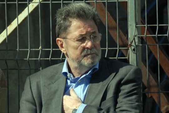 A stat lângă Cornel Dinu în momentul când "Procurorul" a scos pistolul pe masă: "Mi-era frică!"
