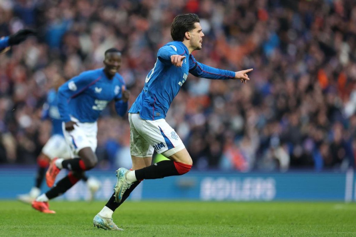 Britanicii au "luat foc" după golul lui Ianis Hagi din Rangers - Celtic: "Perfect, uluitor"