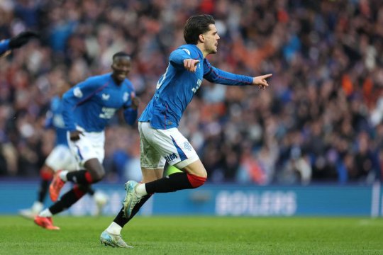Britanicii au "luat foc" după golul lui Ianis Hagi din Rangers - Celtic: "Perfect, uluitor"