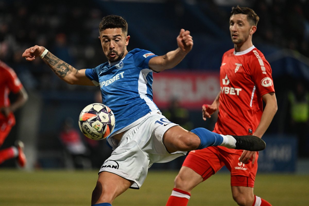Gabriel Cristian Iancu si Cornel Emilian Râpă in meciul de fotbal dintre Farul Constanta si UTA Arad, contand pentru Superliga Superbet, desfasurat pe Stadionul central al Academiei Gheorghe Hagi din Ovidiu, luni 20 ianuarie 2025