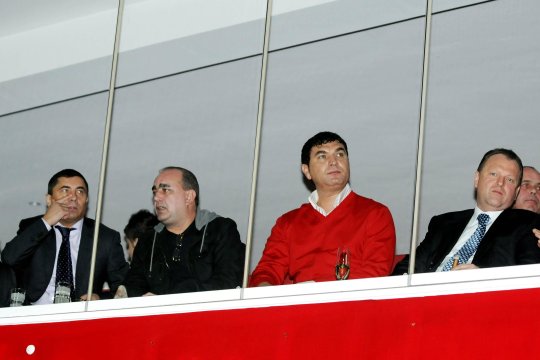 Cristi Borcea l-a copiat pe Gigi Becali. A venit cu un sobor de preoți la stadion și i-a pus pe jucători să jure: "Cine trădează să i se rupă picioarele!"