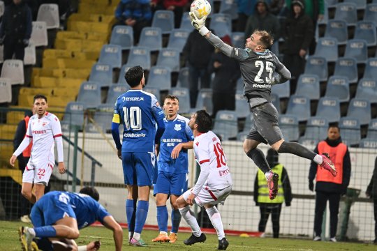 Câte restanțe sunt, de fapt, la echipa din SuperLiga în pericol de desființare. Antrenorul a cedat și a spus totul