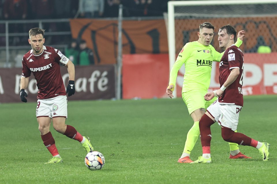 Constantin Grameni, Phillipe Razvan Onea si Andrei Cosmin Gheorghita in meciul de fotbal dintre FC Rapid 1923 Bucuresti si Poli Iasi, din cadrul Superligii Superbet, desfasurat pe Superbet Arena-Giulesti din Bucuresti, luni 20 ianuarie 2025.