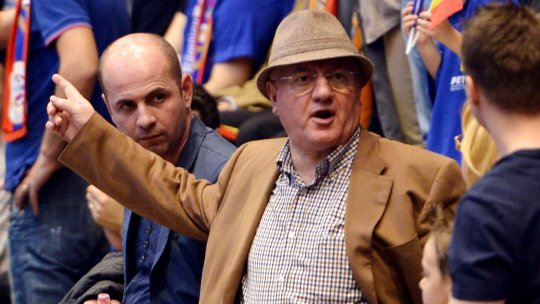 Dumitru Dragomir a intrat în vestiarul echipei și a ordonat blatul! Câți bani le-a promis jucătorilor și cum s-a terminat meciul: ”Direct la Melody cu ei!”