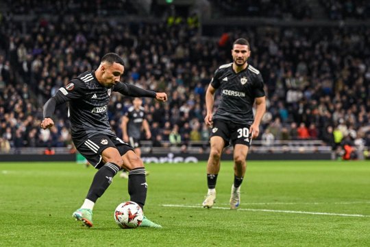 Dezastru pentru FCSB! A rezistat mai puțin de un minut în Azerbaijan, fază la care fundașii au fost făcuți șah-mat