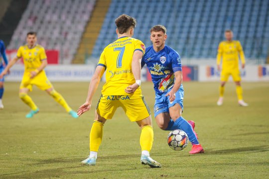 Gloria Buzău - Unirea Slobozia 3-0. Victorie uriașă pentru ”lanterna roșie” a SuperLigii!