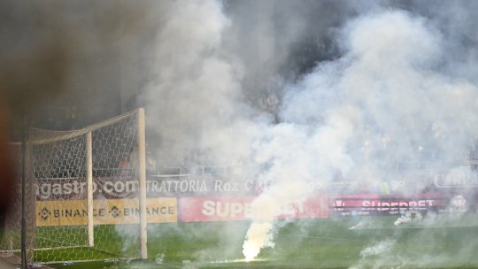 Atmosferă de meci mare în Giulești. Fanii Rapidului au făcut spectacol la confruntarea cu Universitatea Craiova