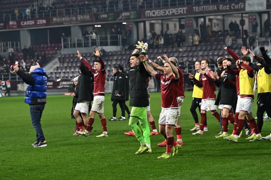 Un fotbalist de la Rapid a dezvăluit că l-a sunat pe Viorel Moldovan când a fost scos din echipă: ”Riscam să pierd naționala!”