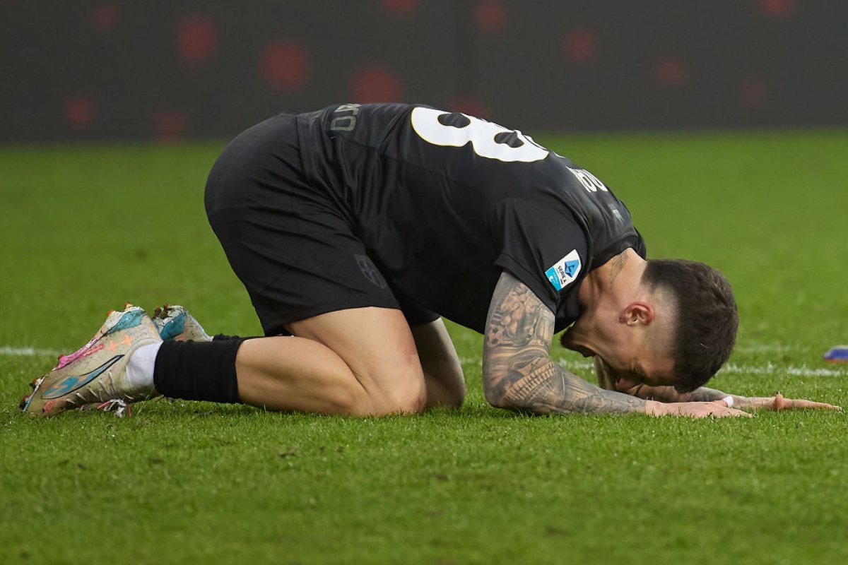 Curiosul caz Dennis Man: ”Joacă prost și are oferte. E o ruină” + Transferul la Fiorentina, în pericol