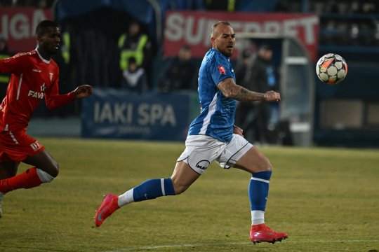 Transferul sezonului în SuperLiga! Denis Alibec, sub comanda lui Mirel Rădoi la Universitatea Craiova