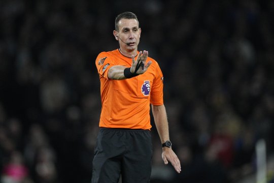 Arbitrul care a înjurat-o pe Liverpool a dezvăluit că este homosexual: ”Am primit abuzuri extrem de neplăcute”