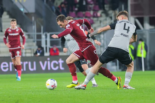 OFICIAL | Jucătorul transferat pe 300.000 de euro a rezistat doar 1 an la Rapid