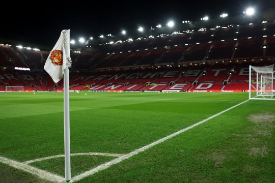 Nu e Times New Roman. Un român a furat gazon de pe Old Trafford: ”L-am plantat în curte, dar s-a uscat”