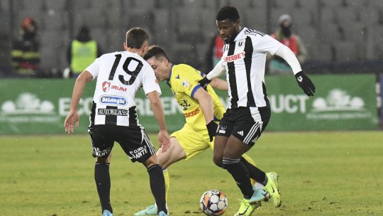 Ioan Ovidiu Sabău, despre posibilele transferuri ale lui Thiam și Blănuță la FCSB: "Sunt strategii" + Fotbalistul așteptat să semneze cu U Cluj