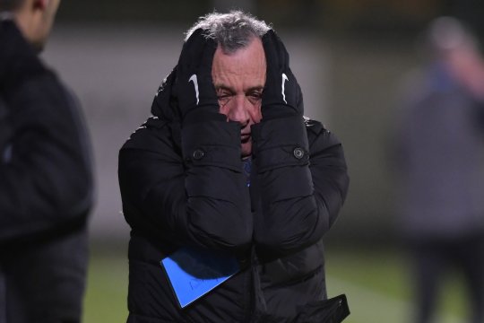 Mircea Rednic a scos 25.000 de euro din propriul buzunar pentru una dintre ”țepele” luate de Dinamo: ”Mă împușcă lumea la zid!”