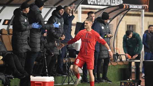 Toți ochii pe Bîrligea. Atacantul va fi supervizat de mai mulți scouteri la meciul cu Manchester United: "Trebuie să aibă grijă la fundași"