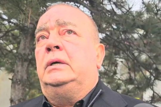 Gigi Nețoiu, cu lacrimi în ochi la înmormântarea lui Dinu Gheorghe: ”Uitați-vă ce se întâmplă! În loc să ne unim, suntem mai dezbinați decât am fost vreodată”
