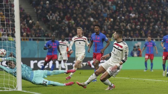 Andrei Prepeliță a spus cum crede că putea avea FCSB ”mai multe șanse de a marca”, în duelul cu Manchester United