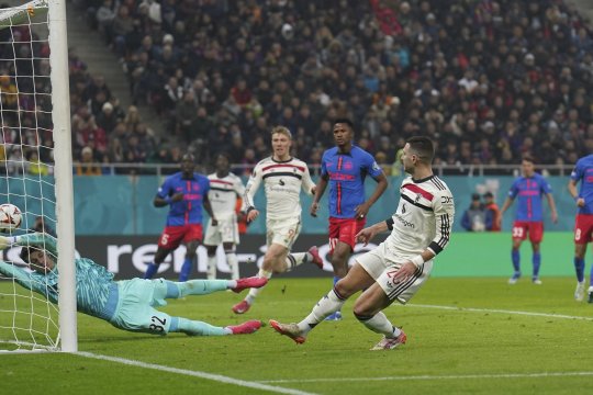 Andrei Prepeliță a spus cum crede că putea avea FCSB ”mai multe șanse de a marca”, în duelul cu Manchester United