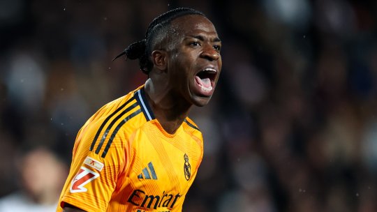 Vinicius și-a ieșit din minți și a fost cu greu ținut de colegi. Ce a făcut brazilianul pentru a fi eliminat în victoria Realului cu Valencia
