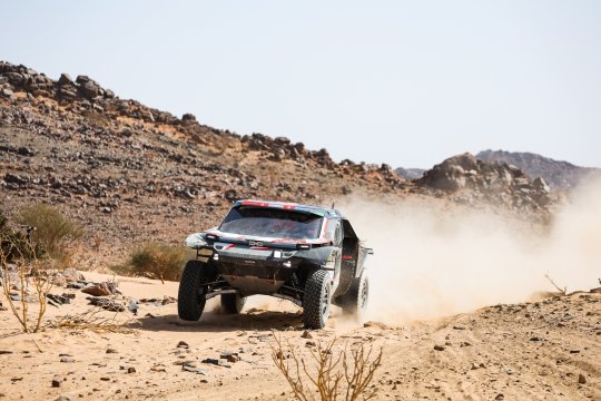 Cine transmite la TV Raliul Dakar! Dacia, pe podium în proba prolog