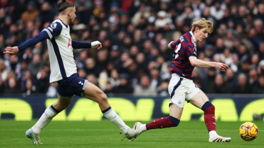 Radu Drăgușin, martor la cel mai controversat moment din Tottenham - Newcastle! Decizia luată de centralul partidei