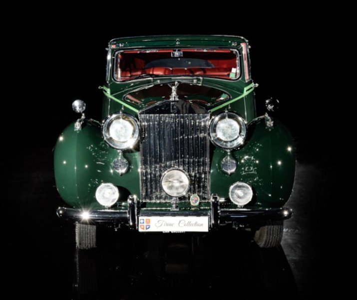 Ion Țiriac deține un Rolls-Royce Phantom IV, care i-a aparținut lui Aga Khan al III-lea, Imam al comunității Nizari Ismaili. Pentru acesta a avut o ofertă de 12 milioane de dolari