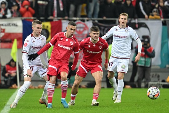 Dinamo ar putea rămâne descoperită. Fotbalistul a primit o propunere importantă și ar putea pleca