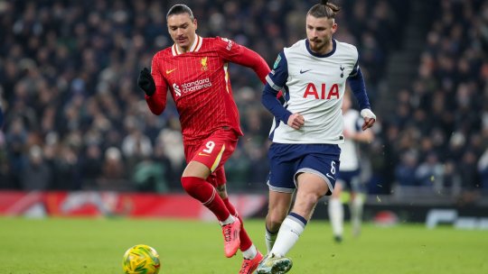 Presa din Anglia, la picioarele lui Radu Drăgușin: "Eroul echipei". Ce scriu englezii după Tottenham - Liverpool 1-0