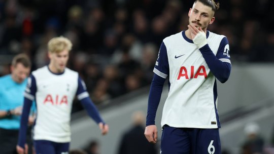 Scenele pe care Radu Drăgușin nu ar vrea să le vadă! Van Dijk, implorat să se transfere la Tottenham: ”Nu avem niciun fundaș bun în acest moment!”