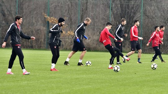 Jucătorii lui Dinamo au înfundat canalizarea, iar președintele a răbufnit: "Păi nu trebuia să vă las, bă, cu toaleta în fundul curții?"