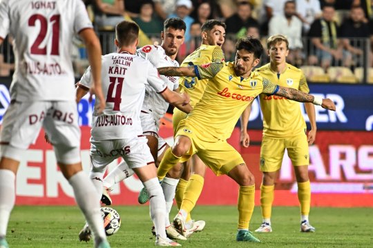 Fotbalistul Rapidului, în negocieri cu o echipă din SuperLiga: ”Vrea să vină la noi”