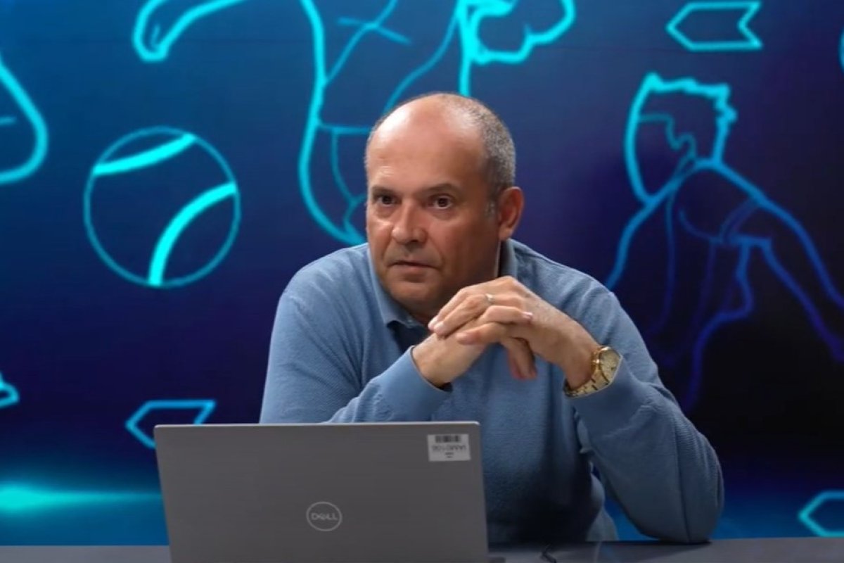 Fanii îi pot trimite lui Radu Banciu întrebări video în direct