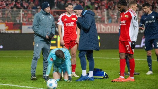 Un nou ”caz bricheta” în fotbalul internațional! Echipa din Bundesliga care a pierdut la ”masa verde” după gestul prostesc al unui fan