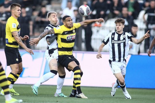 PAOK, eliminată dramatic din Cupa Greciei! Răzvan Lucescu a fost nevoit să privească din tribune duelul cu rivala AEK Atena