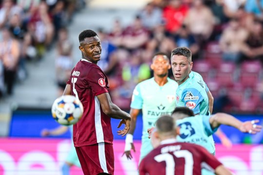 O echipă din Superliga scapă de interdicția la transferuri și oficializează deja două mutări