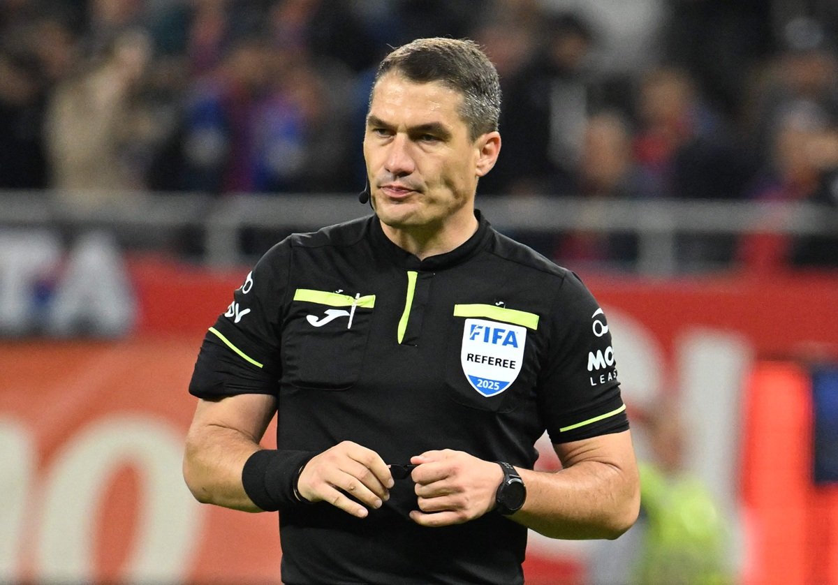 Istvan Kovacs a arbitrat Serbia - Albaia 0-1, un meci incendiar