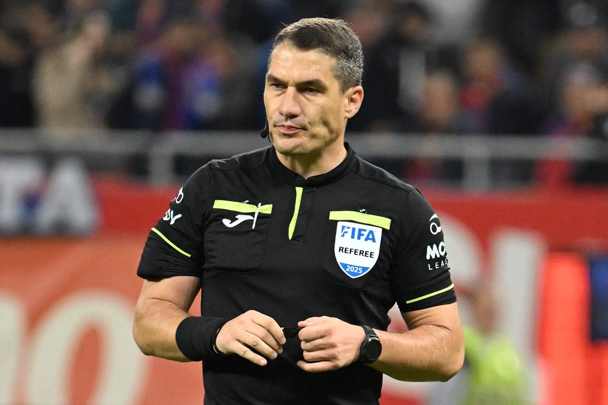 Istvan Kovacs a arbitrat Serbia - Albaia 0-1, un meci incendiar