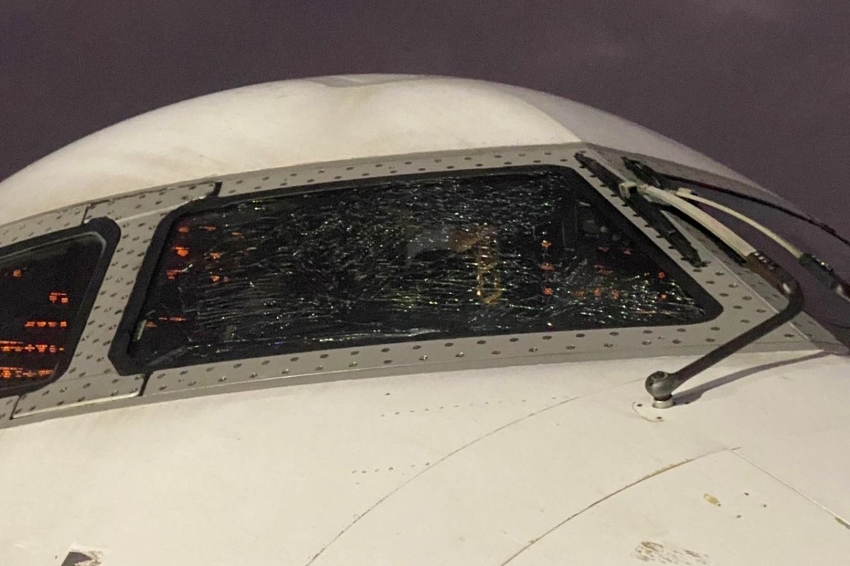 Moment e panică la bordul avionul care transporta jucătorii unei naționale! A fost forțat să aterizeze