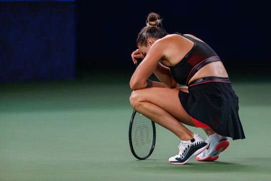 Aryna Sabalenka a aruncat cu racheta spre un copil de mingi! Liderul mondial, cu nervii întinși la maxim la Wuhan