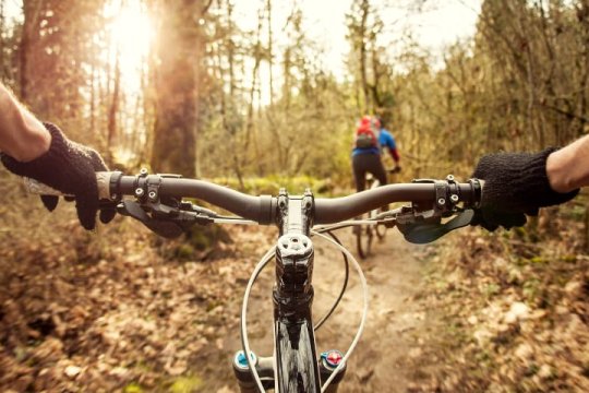 Cum îți pregătești bicicleta Hardtail pentru ture lungi în Apuseni (P)